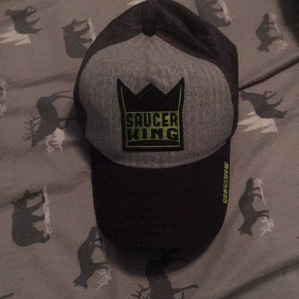 Gongshow hat